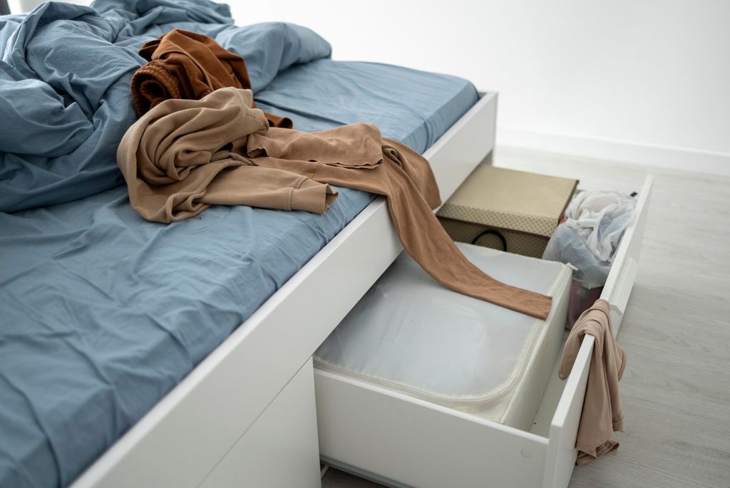 Функциональная кровать с ящиками