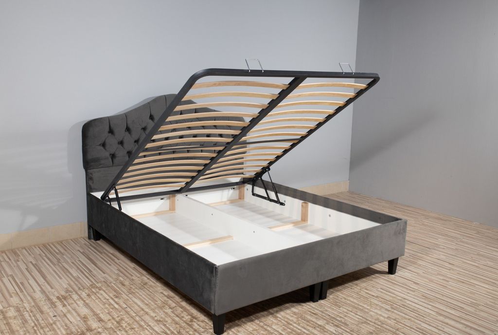 кровать со встроенными системами хранения