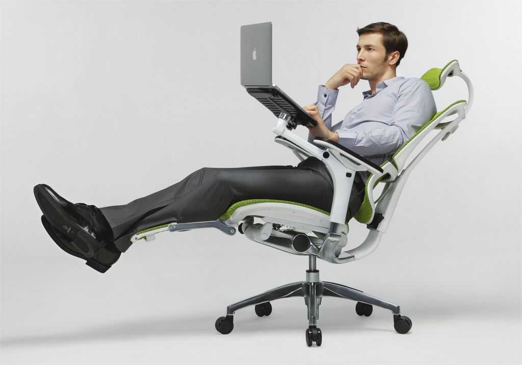 Технологичное эргономичное кресло в кабинет