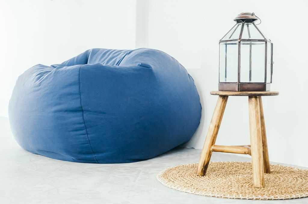 выбрать бескаркасное кресло