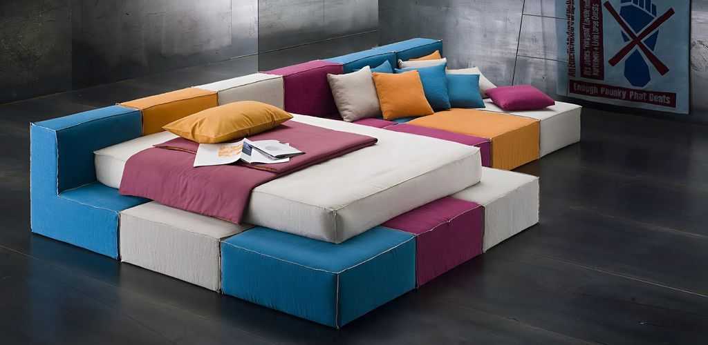 бескаркасный диван и теплый пол