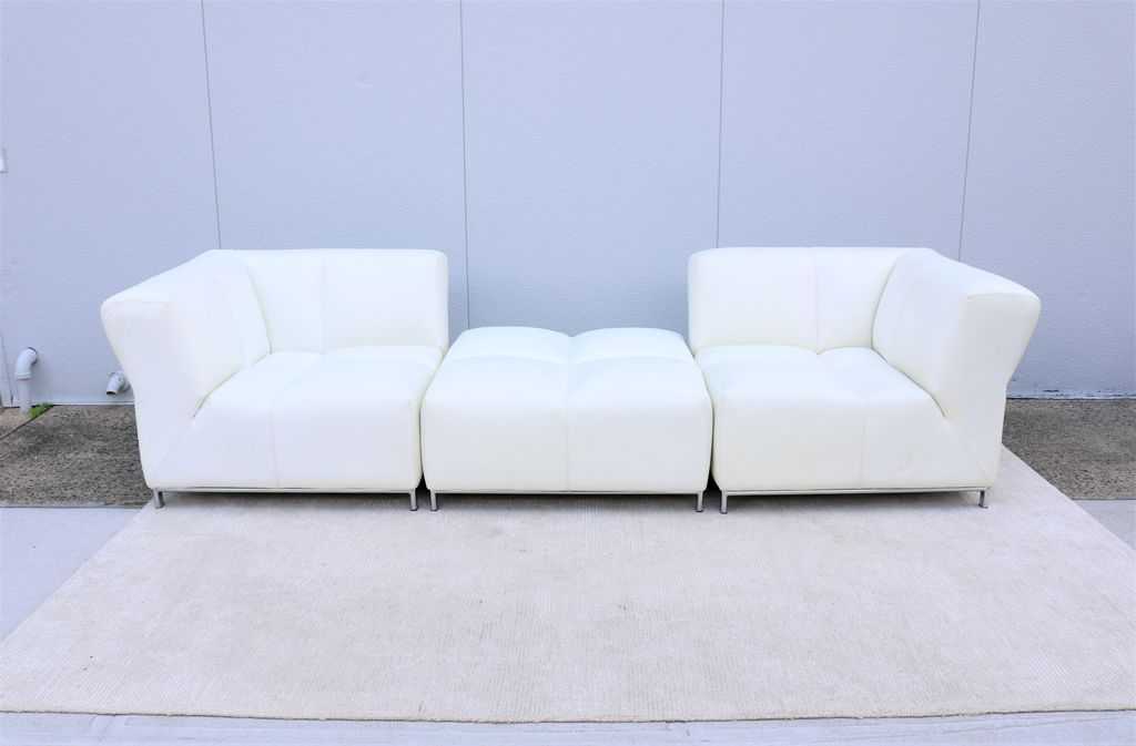 Диван белого цвета