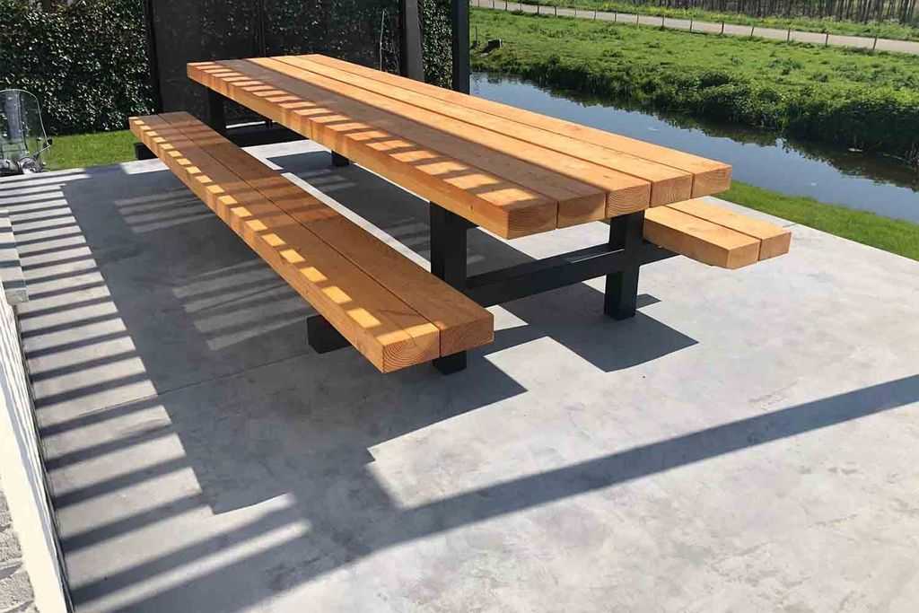 мебель для загородного дома - металл и дерево