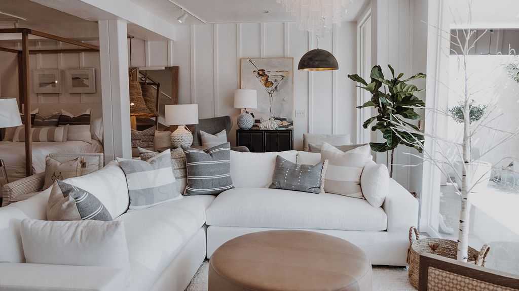 диван на заказ на мансарду