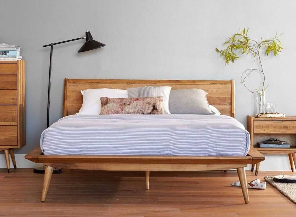 Кровати в скандинавском стиле на высоких ножках на заказ